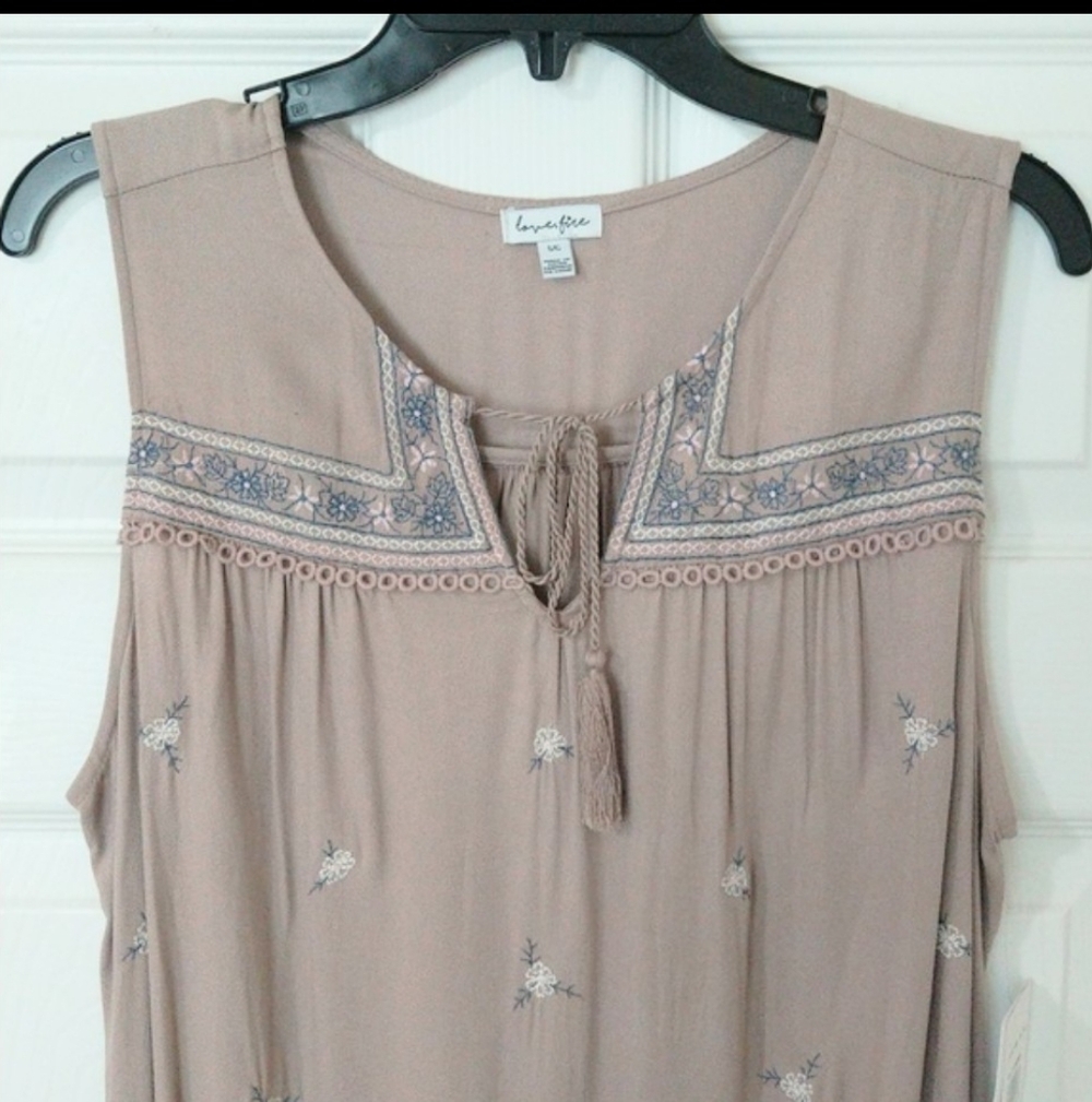 Love Fire Grey Mauve Embroidered Floral Scoop Neck Midi Sundress Women Sz L